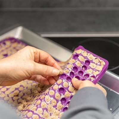 TRIXIE BAKMAT VOOR DIERENSNACKS BPA VRIJ PAARS — 38X28 CM — afbeelding 7